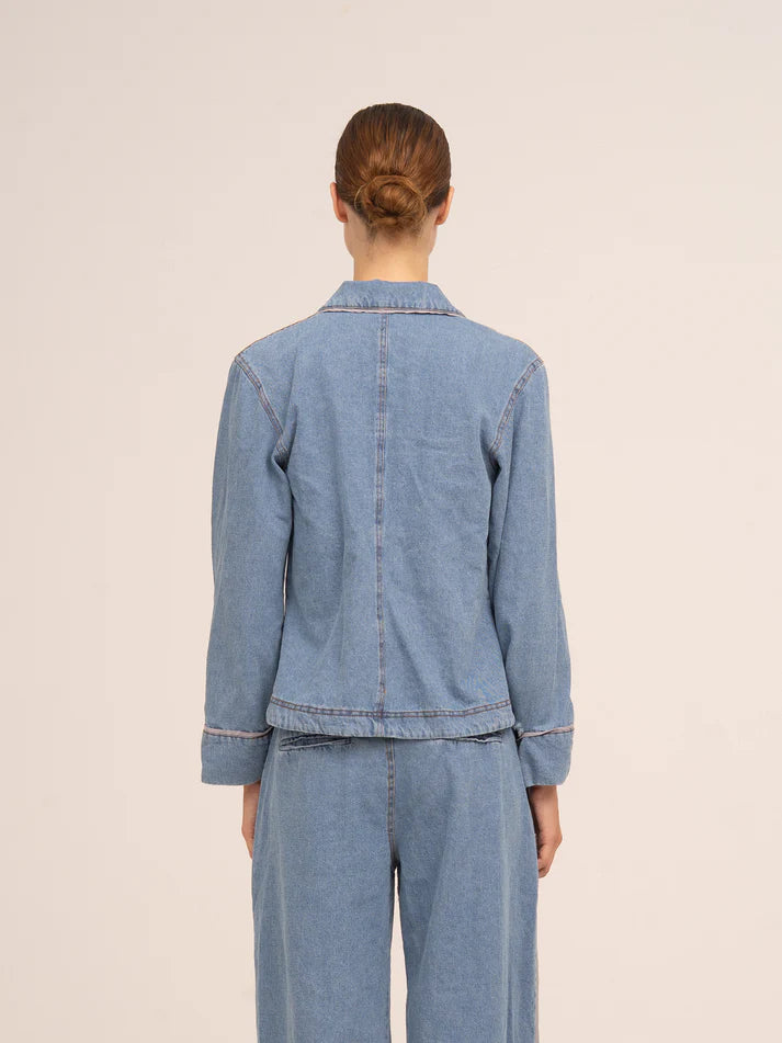 THE FLASH DENIM FITTED DENIM JACKET  - VIA CARMEN SAYS | Only €93 | NOW AVAILABLE TO SHOP at IAMINHATELOVE 