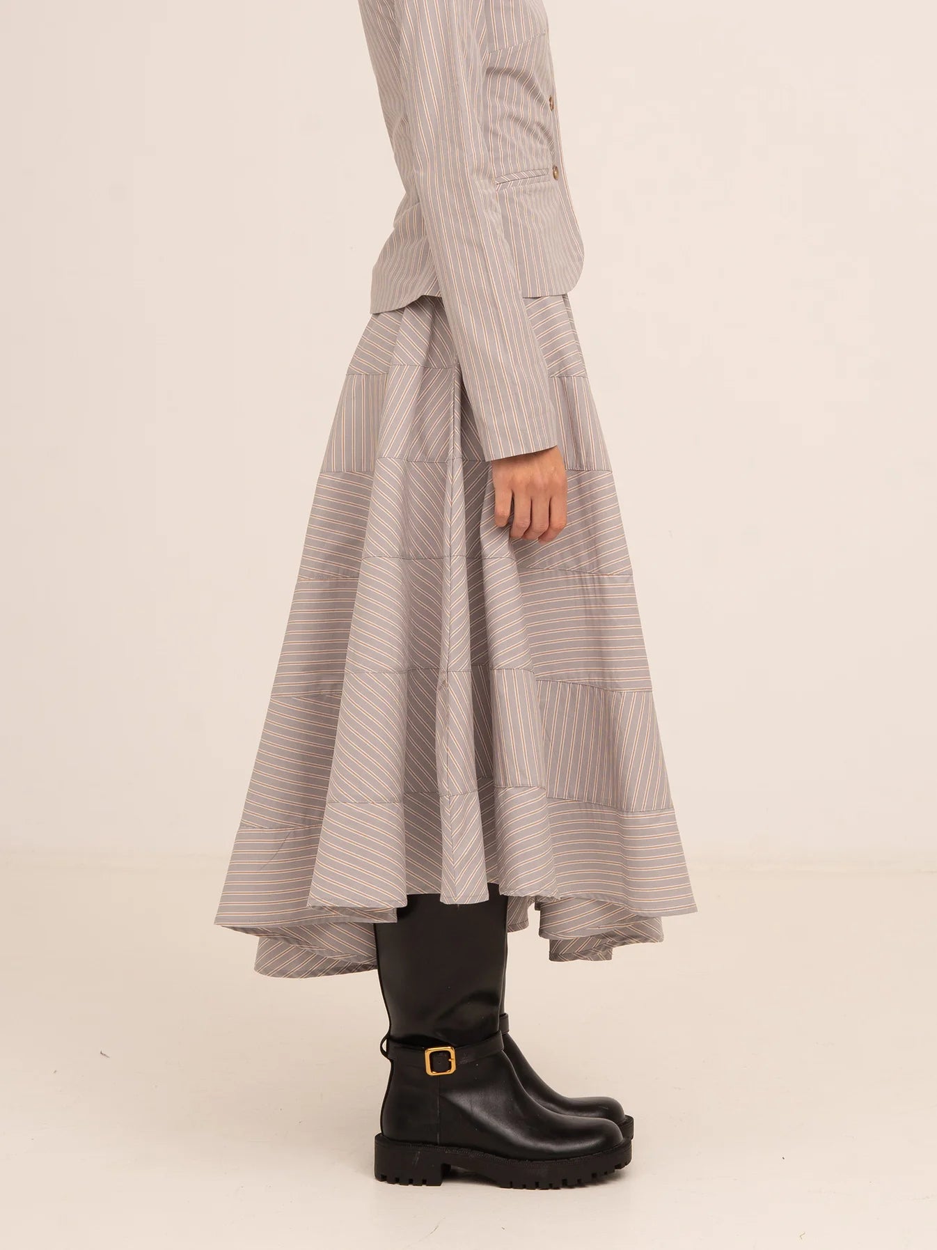 THE MIDNIGHT STRIPED GRAY FLARED SKIRT  - VIA CARMEN SAYS | Only €83 | NOW AVAILABLE TO SHOP at IAMINHATELOVE 