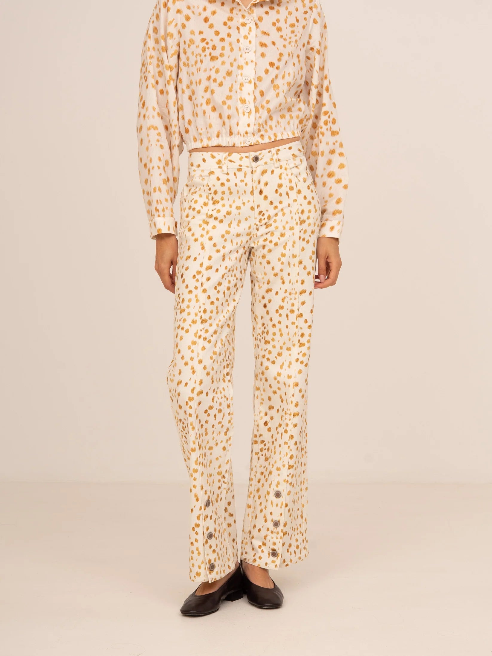 THE OH! DEER PRINT DENIM - LIGHT WASH  - VIA CARMEN SAYS | Only €86 | NOW AVAILABLE TO SHOP at IAMINHATELOVE 