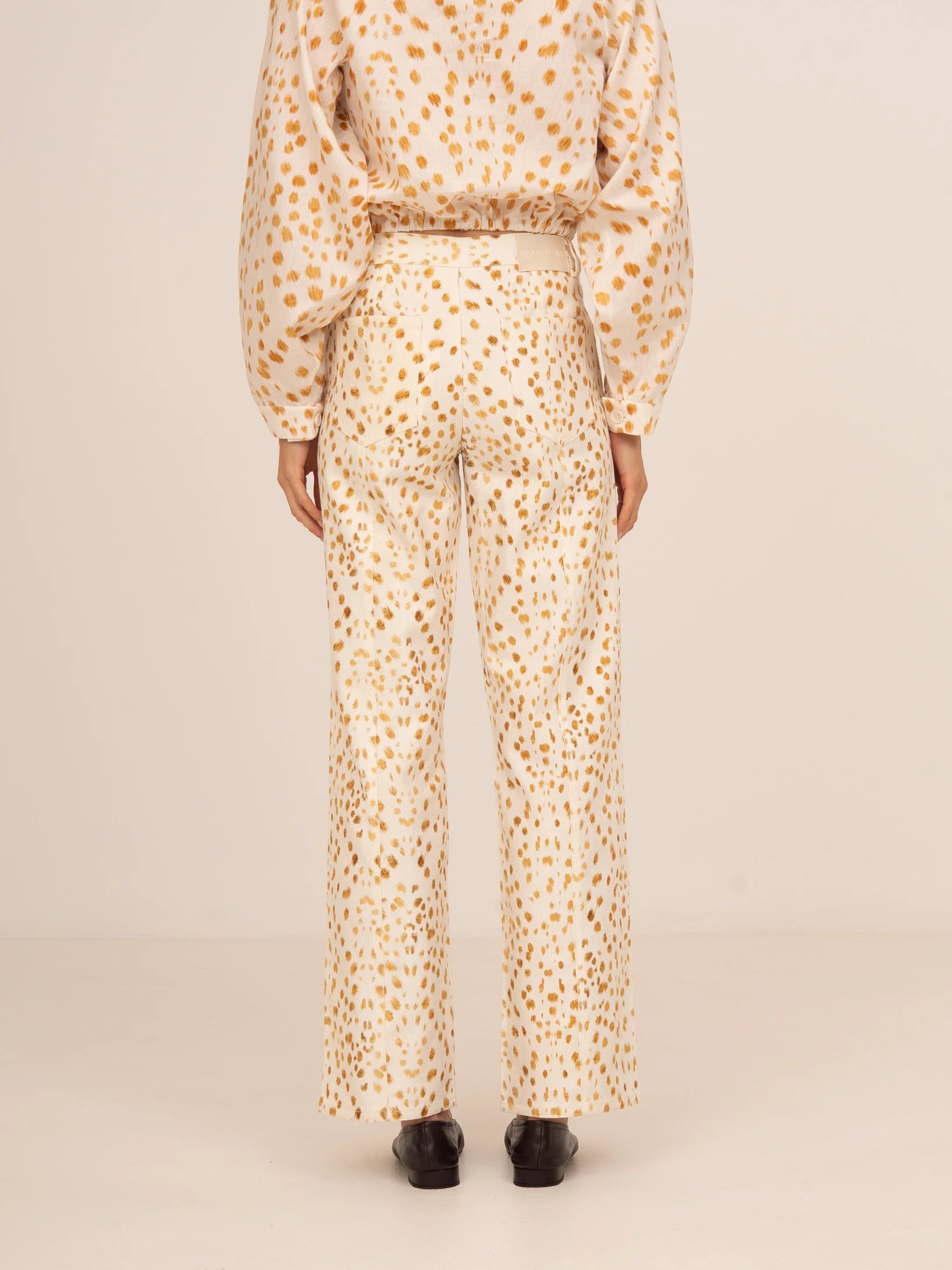 THE OH! DEER PRINT DENIM - LIGHT WASH  - VIA CARMEN SAYS | Only €86 | NOW AVAILABLE TO SHOP at IAMINHATELOVE 