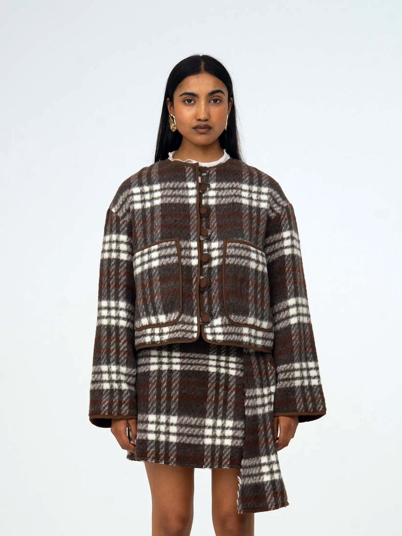 THE BAREFOOT PLAID BROWN JACKET  - VIA CARMEN SAYS | Only €93 | NOW AVAILABLE TO SHOP at IAMINHATELOVE 