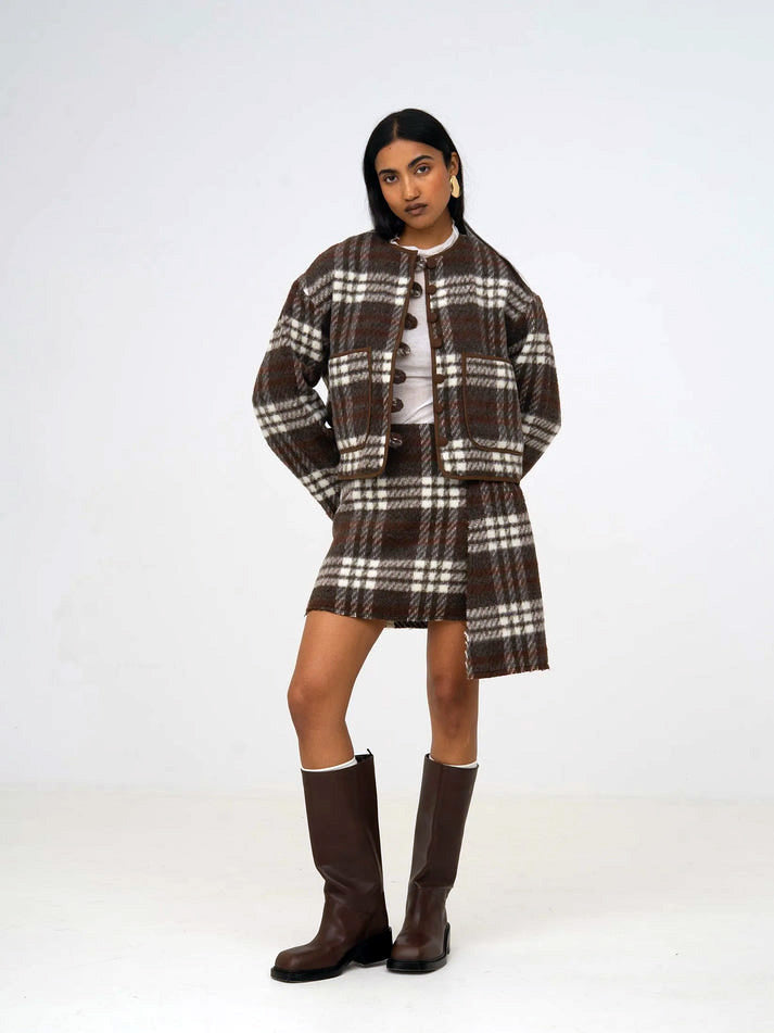 THE BAREFOOT PLAID BROWN JACKET  - VIA CARMEN SAYS | Only €93 | NOW AVAILABLE TO SHOP at IAMINHATELOVE 