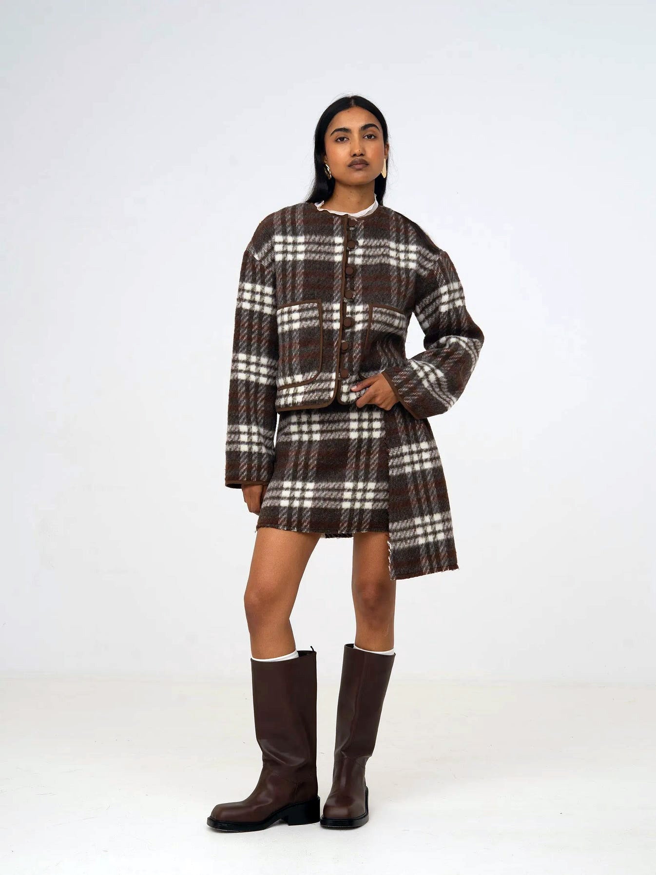 THE BAREFOOT PLAID BROWN JACKET  - VIA CARMEN SAYS | Only €93 | NOW AVAILABLE TO SHOP at IAMINHATELOVE 