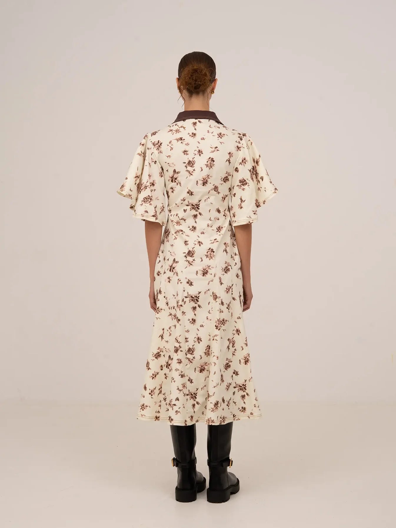 THE BROWN BLOOMS FLOWER PRINT MIDI DRESS  - VIA CARMEN SAYS | Only €94 | NOW AVAILABLE TO SHOP at IAMINHATELOVE 