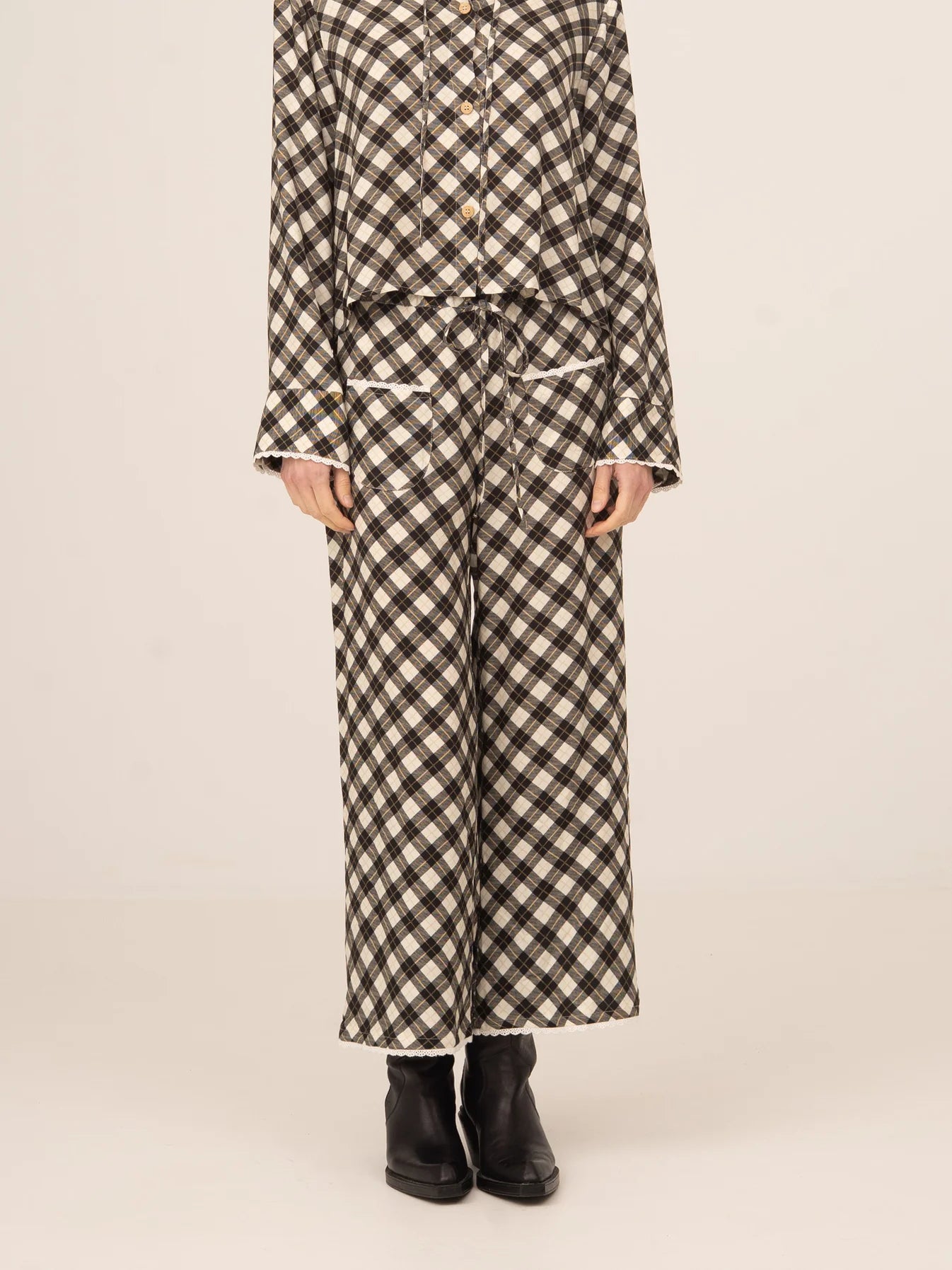 THE CLASSIC BETTY ARGYLE INSPIRED GEOMETRIC PRINT PANTS  - VIA CARMEN SAYS | Only €79 | NOW AVAILABLE TO SHOP at IAMINHATELOVE 