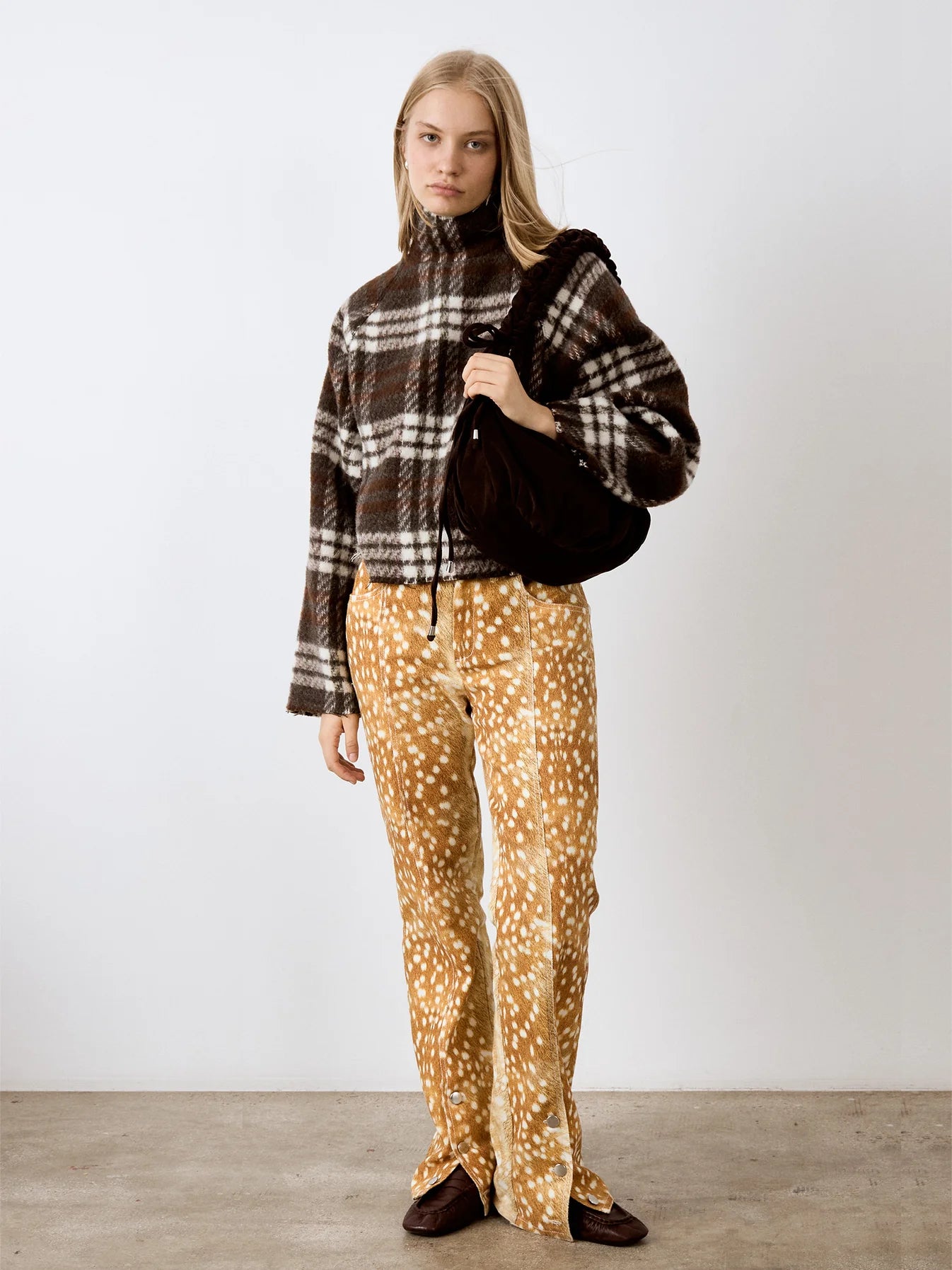 THE BAREFOOT PLAID BROWN JACKET  - VIA CARMEN SAYS | Only €93 | NOW AVAILABLE TO SHOP at IAMINHATELOVE 