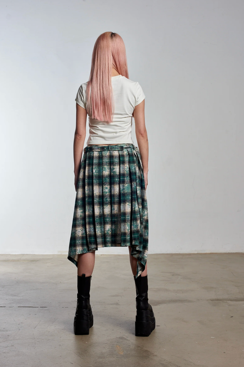 LORE PLEATED TARTAN SKIRT - EXCLUSIVE Skirts from THE RAGGED PRIEST - Just €86! SHOP NOW AT IAMINHATELOVE BOTH IN STORE FOR CYPRUS AND ONLINE WORLDWIDE @ IAMINHATELOVE.COM