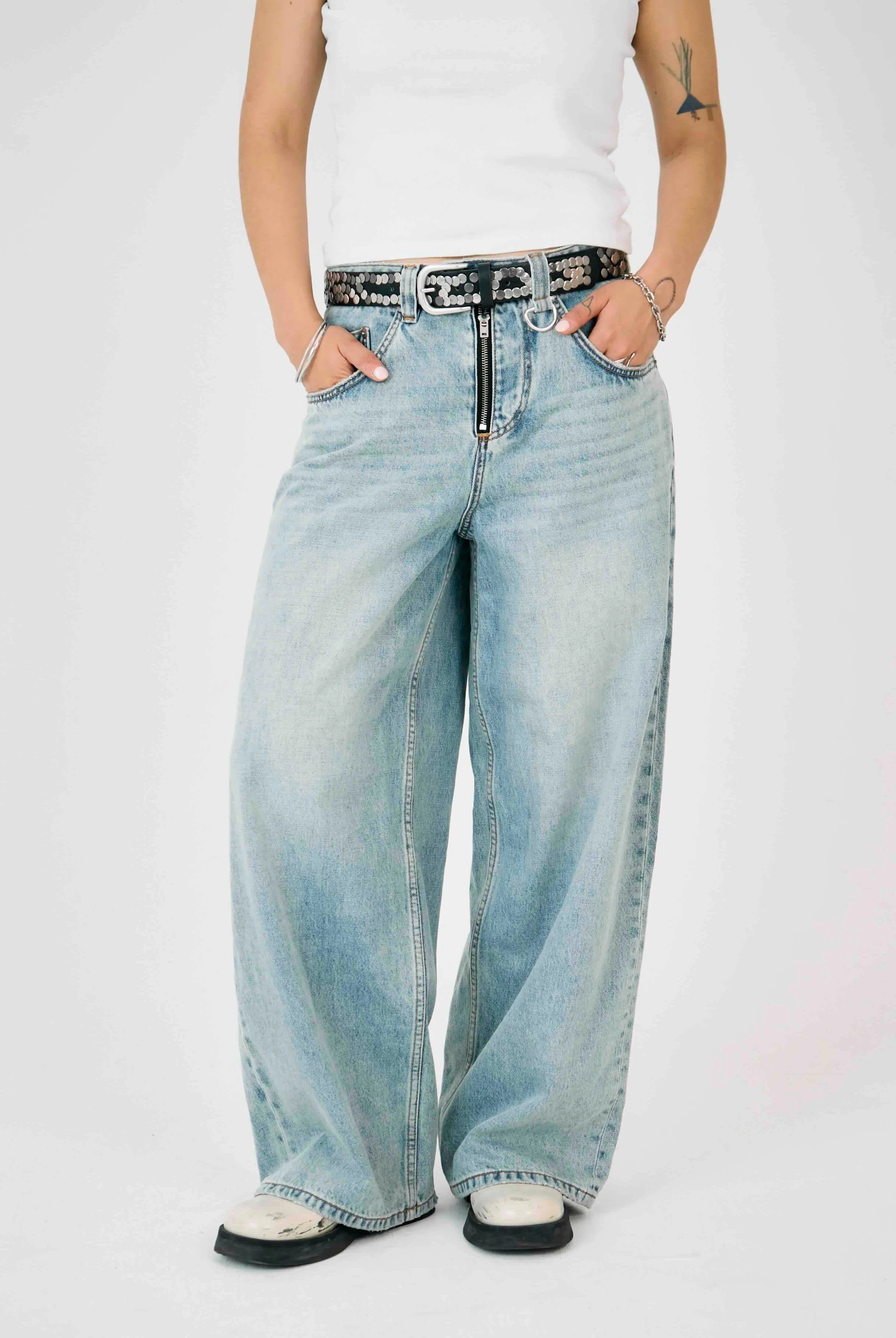 THE LOOSE SLIM SWEEPER DENIM  - VIA THE RAGGED PRIEST | Only €86 | NOW AVAILABLE TO SHOP at IAMINHATELOVE 