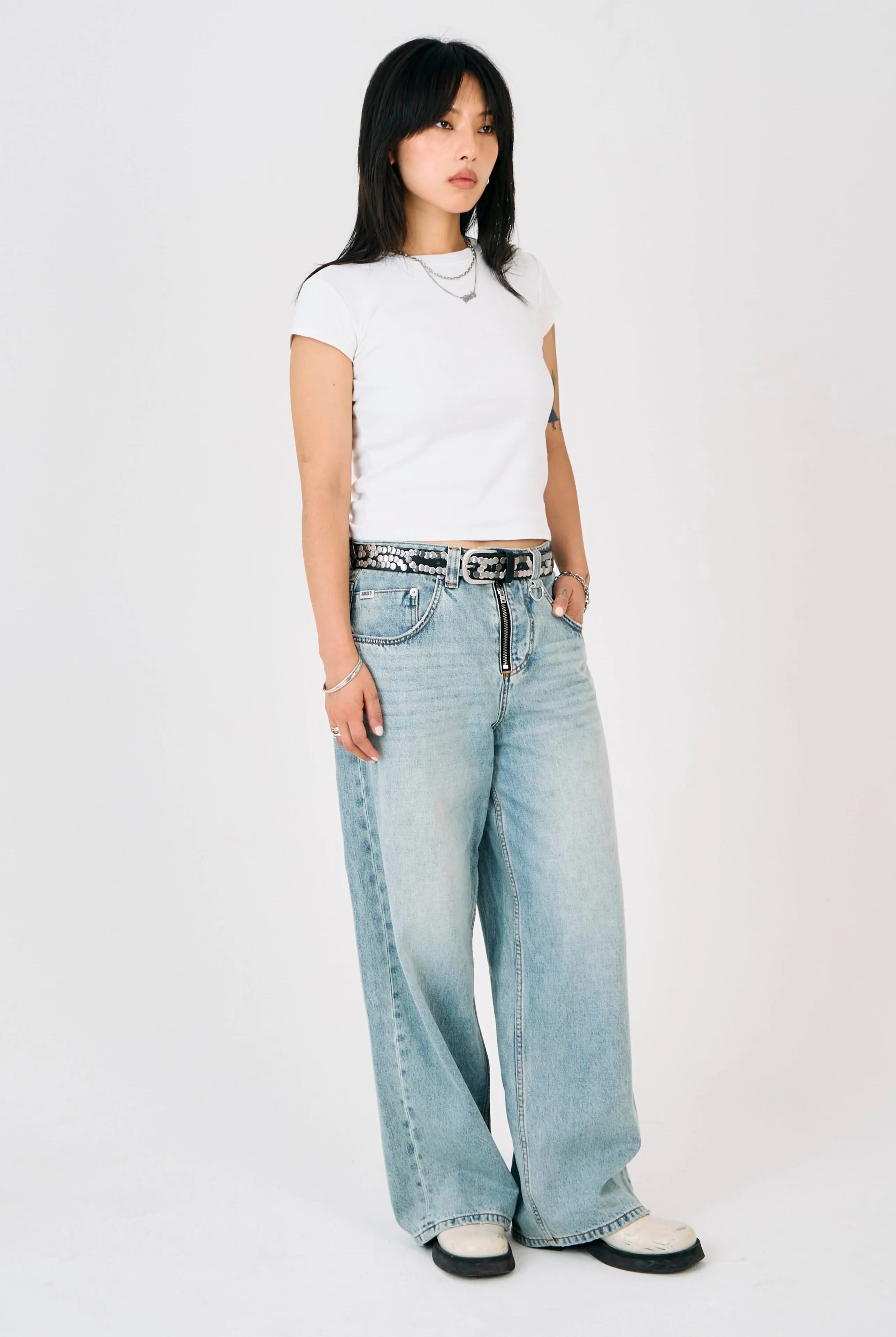 THE LOOSE SLIM SWEEPER DENIM  - VIA THE RAGGED PRIEST | Only €86 | NOW AVAILABLE TO SHOP at IAMINHATELOVE 