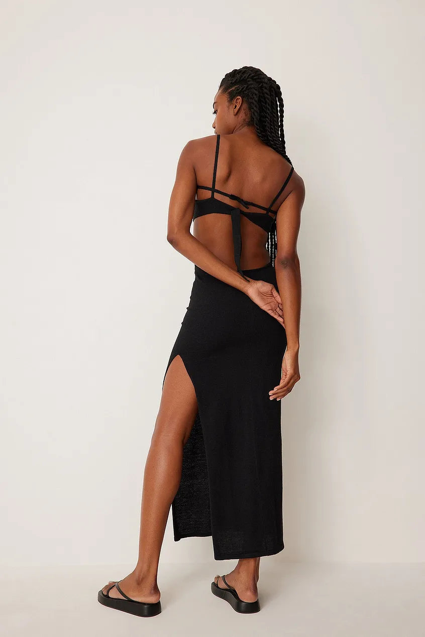 KNITTED CUT OUT DETAILED MIDI DRESS - BLACK - EXCLUSIVE Dresses from NA-KD - Just €74! SHOP NOW AT IAMINHATELOVE BOTH IN STORE FOR CYPRUS AND ONLINE WORLDWIDE @ IAMINHATELOVE.COM