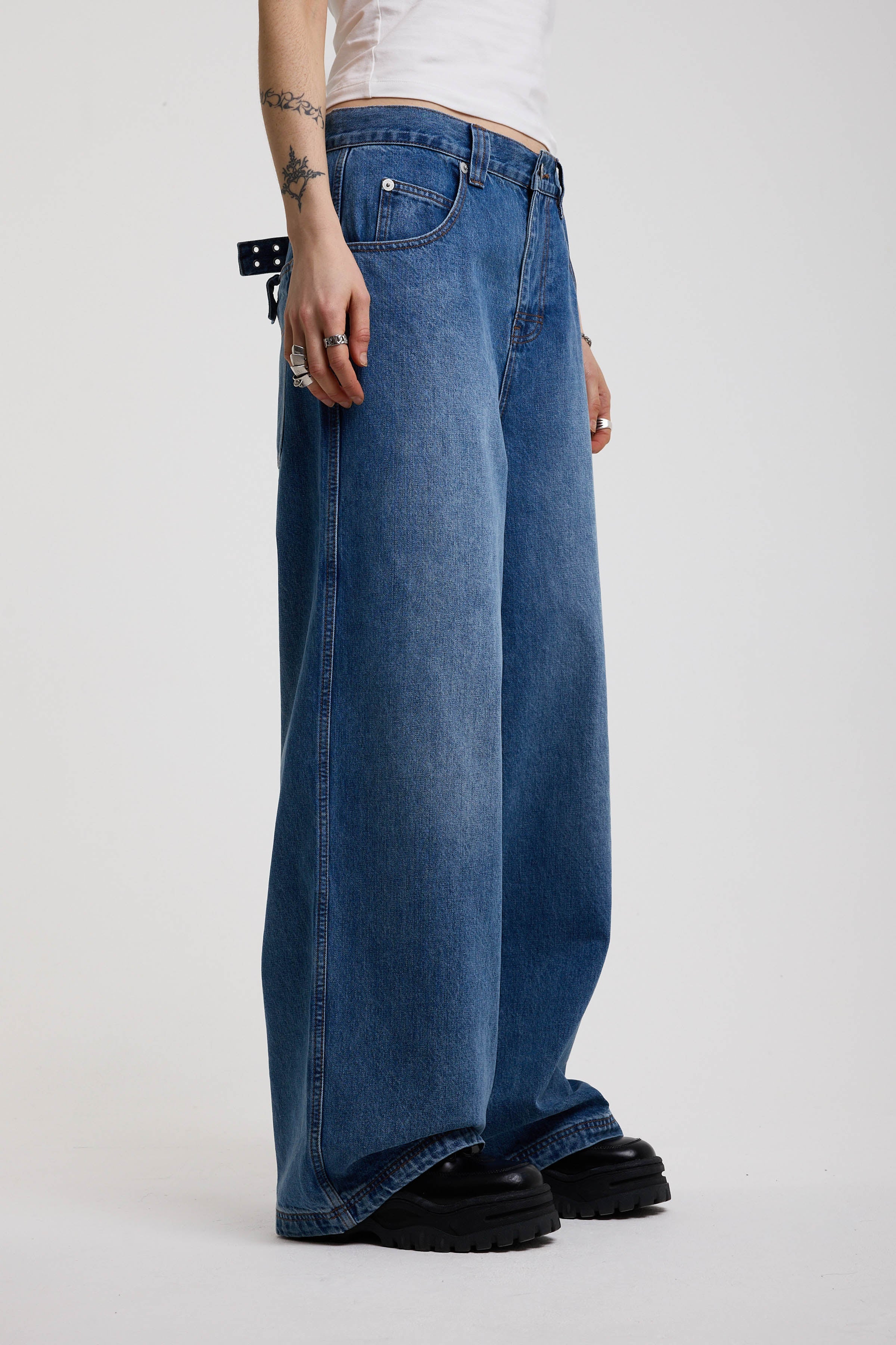 THE BOUND BAGGY CINCH HARDWARE JEANS IN MID BLUE WASH  - VIA THE RAGGED PRIEST | Only €103 | NOW AVAILABLE TO SHOP at IAMINHATELOVE 