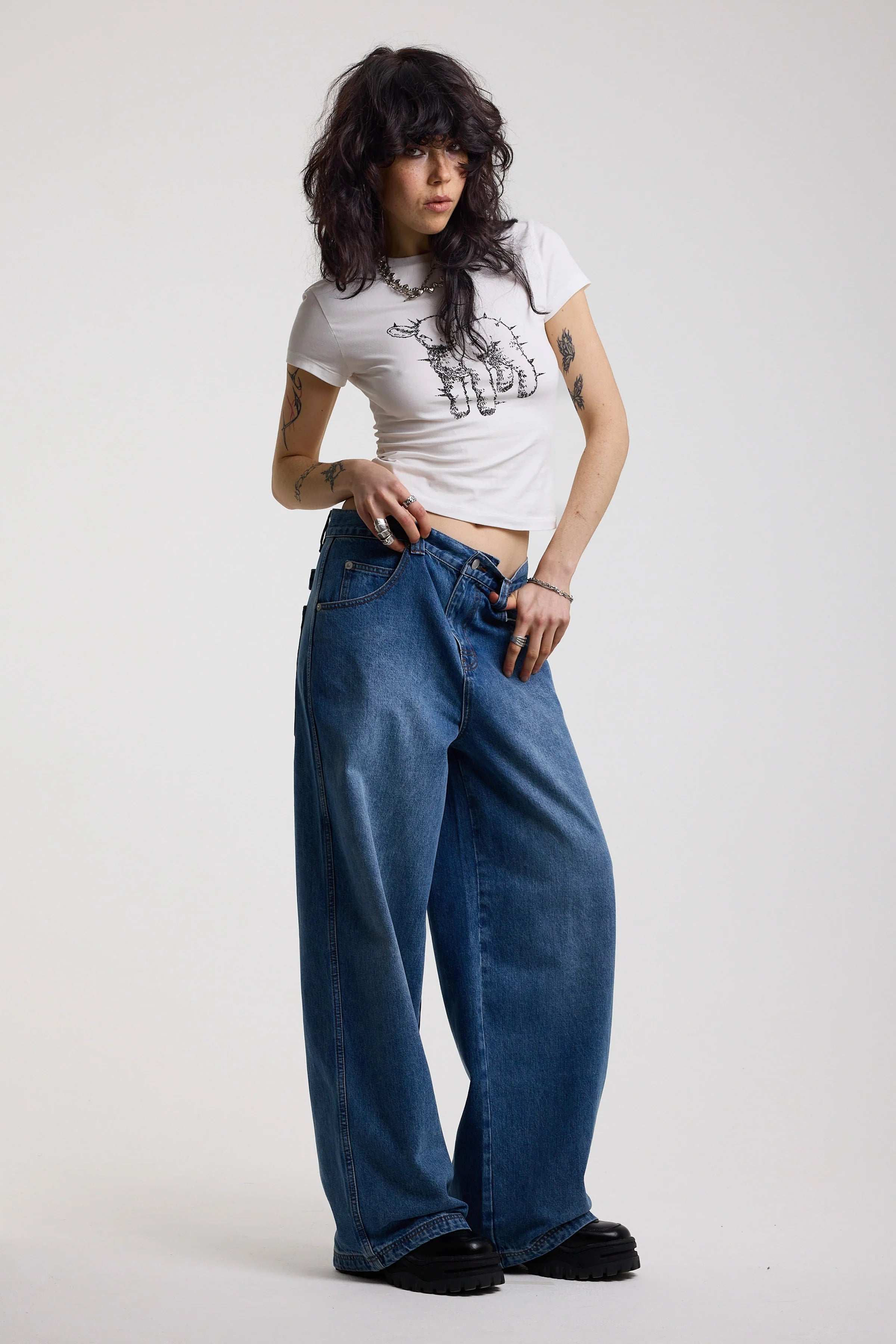 THE BOUND BAGGY CINCH HARDWARE JEANS IN MID BLUE WASH  - VIA THE RAGGED PRIEST | Only €103 | NOW AVAILABLE TO SHOP at IAMINHATELOVE 