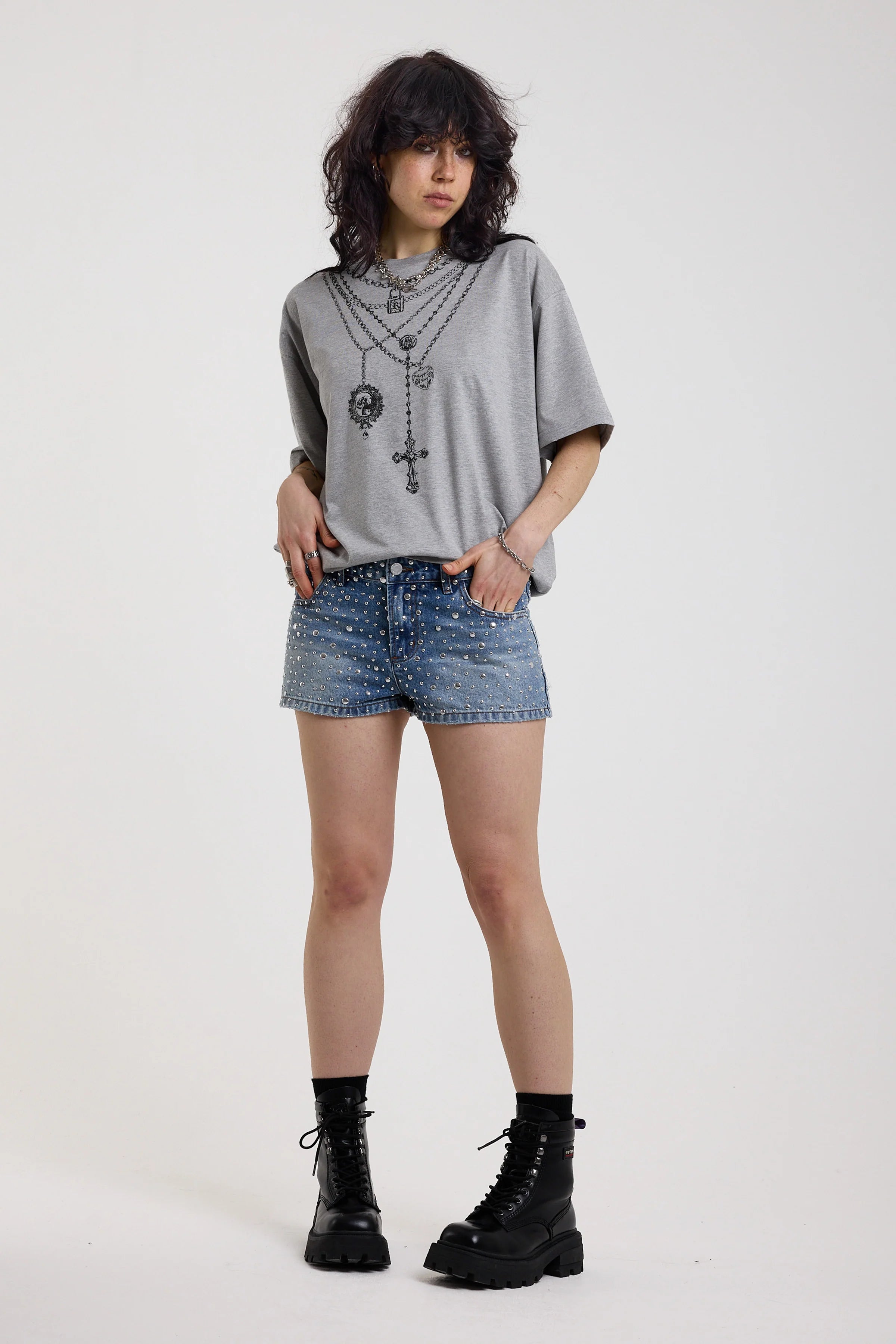THE PENDANT OVERSIZED NECKLACE GRAPHIC T-SHIRT  - VIA THE RAGGED PRIEST | Only €39 | NOW AVAILABLE TO SHOP at IAMINHATELOVE 
