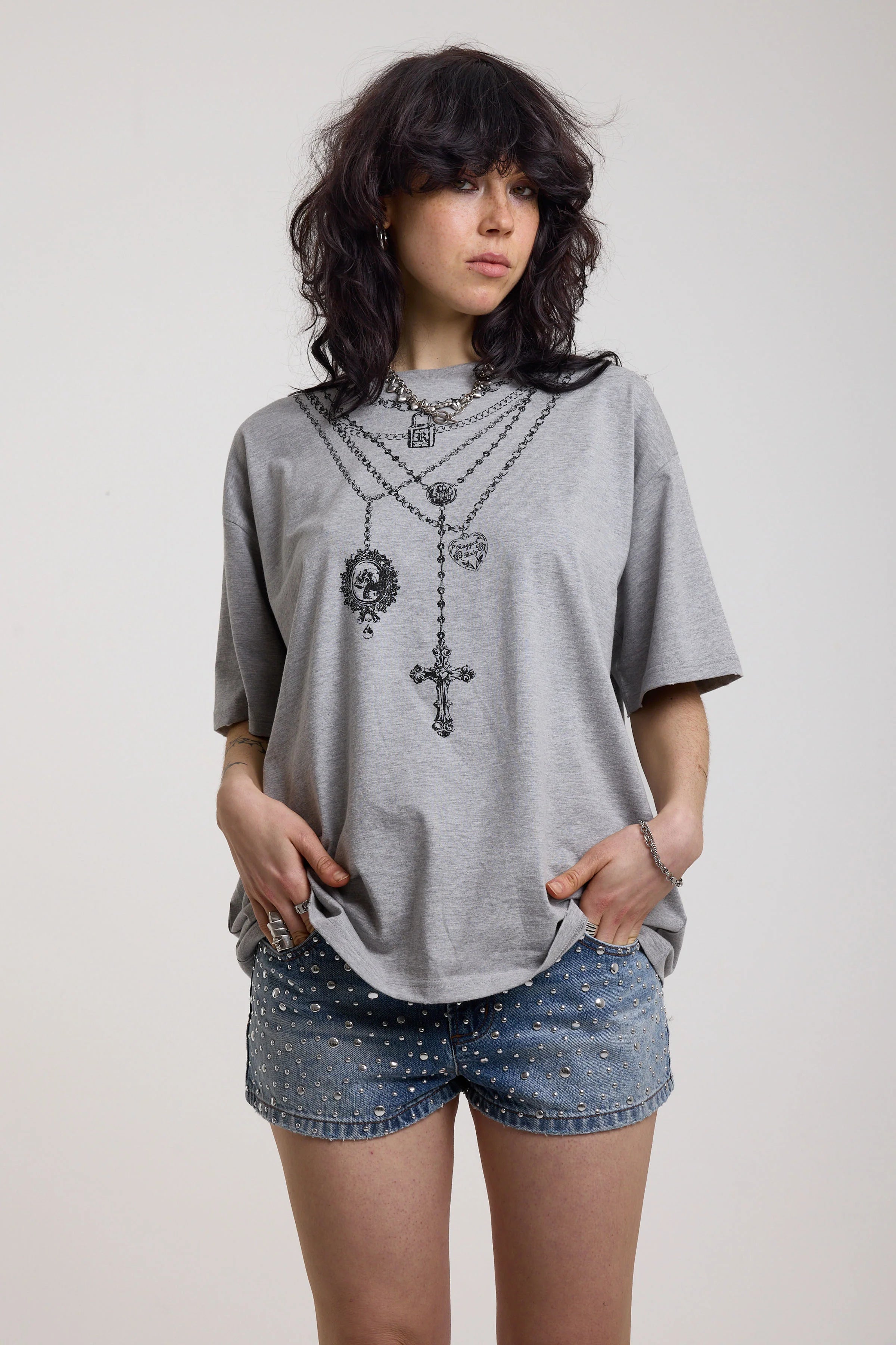 THE PENDANT OVERSIZED NECKLACE GRAPHIC T-SHIRT  - VIA THE RAGGED PRIEST | Only €39 | NOW AVAILABLE TO SHOP at IAMINHATELOVE 