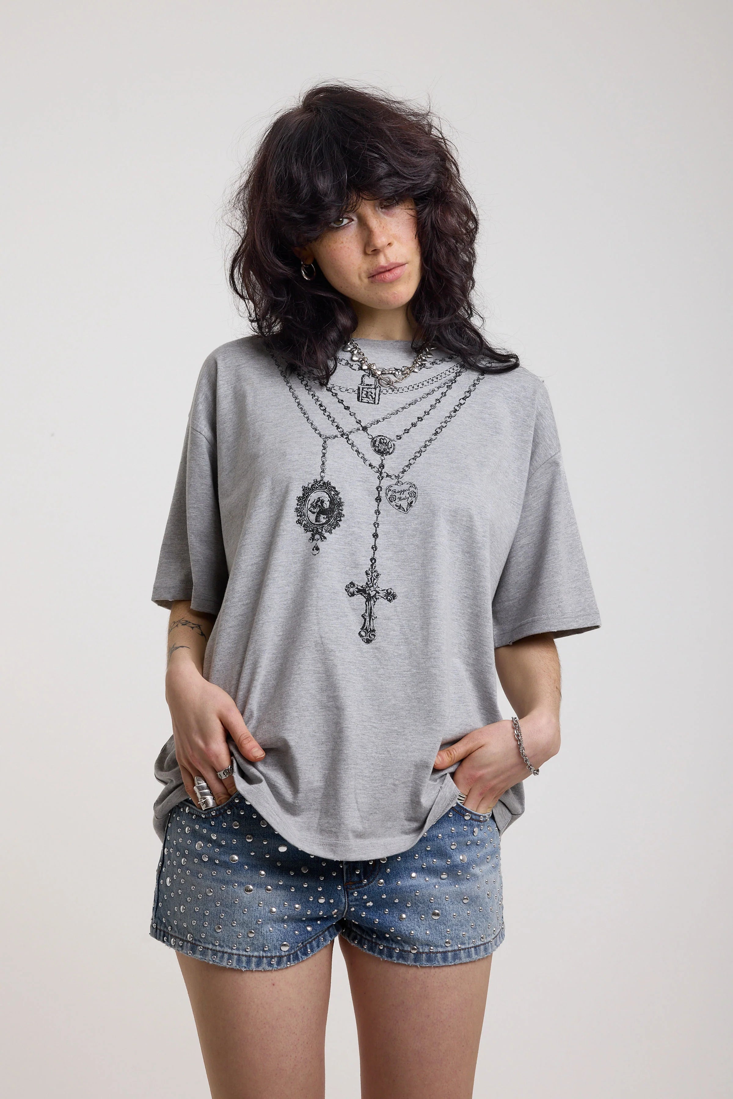 THE PENDANT OVERSIZED NECKLACE GRAPHIC T-SHIRT  - VIA THE RAGGED PRIEST | Only €39 | NOW AVAILABLE TO SHOP at IAMINHATELOVE 