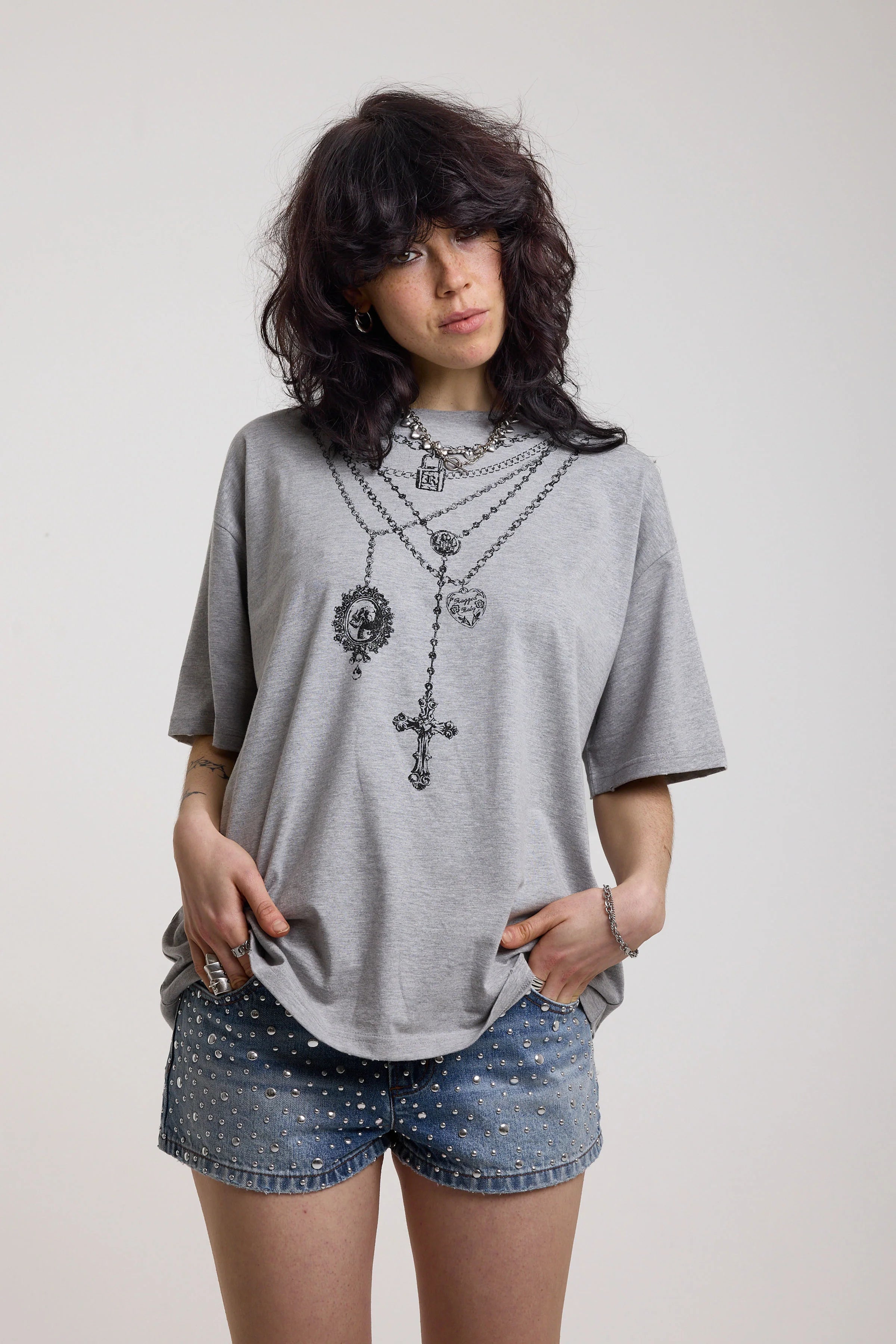 THE PENDANT OVERSIZED NECKLACE GRAPHIC T-SHIRT  - VIA THE RAGGED PRIEST | Only €39 | NOW AVAILABLE TO SHOP at IAMINHATELOVE 