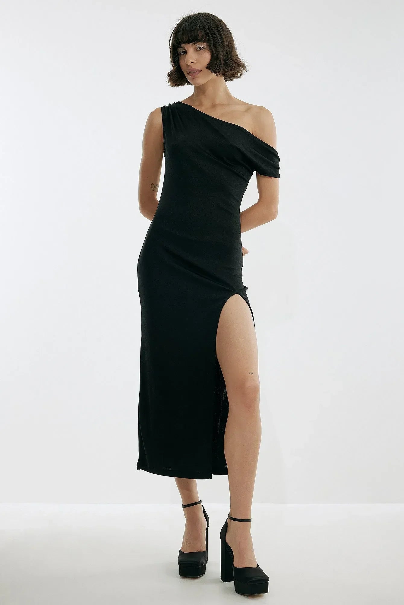 SLIP SHOULDER HIGH SLIT PARTY DRESS - EXCLUSIVE Dresses from NA-KD - Just €75! SHOP NOW AT IAMINHATELOVE BOTH IN STORE FOR CYPRUS AND ONLINE WORLDWIDE @ IAMINHATELOVE.COM